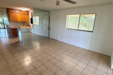 Condominio en Deerfield Beach, Florida, 2 dormitorios № 2089389