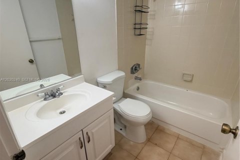 Condominio en venta en Deerfield Beach, Florida, 2 dormitorios, 82.4 m2 № 2089389 - foto 12