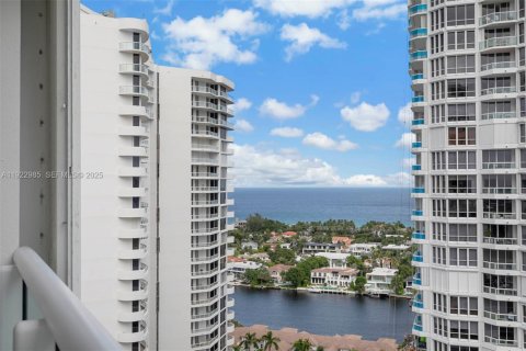 Condominio en venta en Aventura, Florida, 2 dormitorios, 173.73 m2 № 2019105 - foto 24