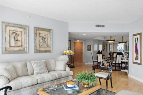 Condominio en venta en Aventura, Florida, 2 dormitorios, 173.73 m2 № 2019105 - foto 6