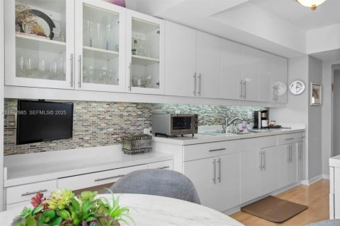 Condominio en venta en Aventura, Florida, 2 dormitorios, 173.73 m2 № 2019105 - foto 15