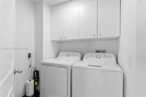 Condominio en venta en Aventura, Florida, 2 dormitorios, 173.73 m2 № 2019105 - foto 27