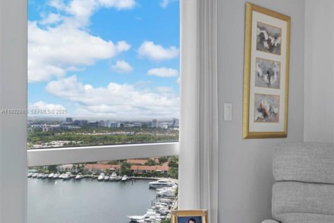 Condominio en venta en Aventura, Florida, 2 dormitorios, 173.73 m2 № 2019105 - foto 13