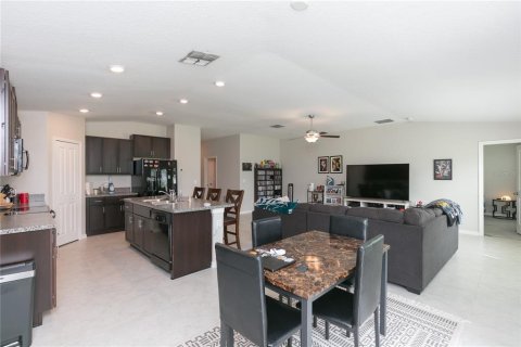 House in Riverview, Florida 4 bedrooms, 179.77 sq.m. № 2098228 - photo 9