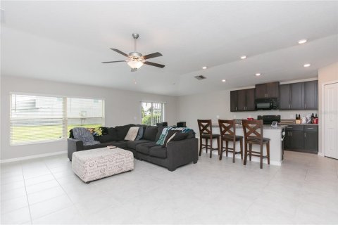 House in Riverview, Florida 4 bedrooms, 179.77 sq.m. № 2098228 - photo 4