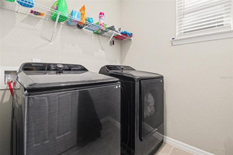 House in Winter Garden, Florida 3 bedrooms, 182.46 sq.m. № 2107444 - photo 23