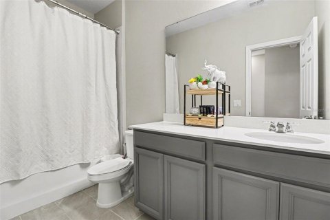House in Winter Garden, Florida 3 bedrooms, 182.46 sq.m. № 2107444 - photo 19