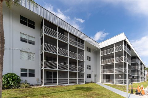 Condominio en alquiler en North Miami Beach, Florida, 2 dormitorios, 100.8 m2 № 1800793 - foto 4