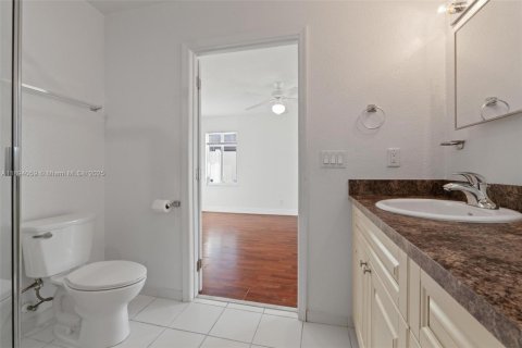 Снять в аренду таунхаус в Мирамар, Флорида 3 спальни, 118.54м2, № 1950193 - фото 18