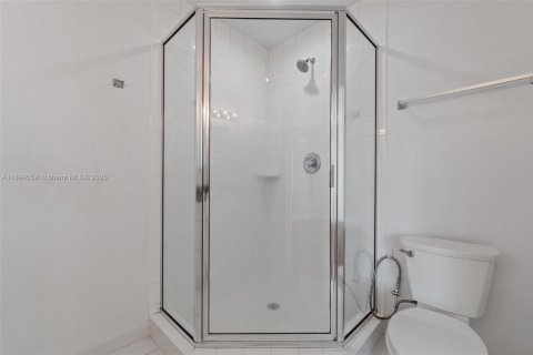 Снять в аренду таунхаус в Мирамар, Флорида 3 спальни, 118.54м2, № 1950193 - фото 19