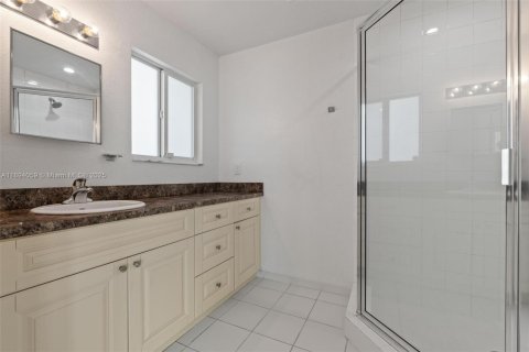 Снять в аренду таунхаус в Мирамар, Флорида 3 спальни, 118.54м2, № 1950193 - фото 17