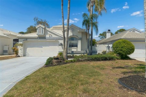 House in Spring Hill, Florida 3 bedrooms, 159.61 sq.m. № 2234391 - photo 2