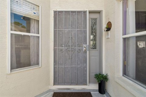 House in Spring Hill, Florida 3 bedrooms, 159.61 sq.m. № 2234391 - photo 4