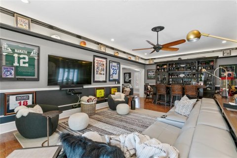 Casa en venta en Saint Petersburg, Florida, 3 dormitorios, 368.73 m2 № 1614666 - foto 5