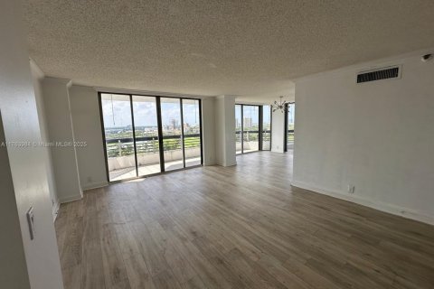 Copropriété à vendre à Aventura, Floride: 2 chambres, 126.44 m2 № 1860680 - photo 4