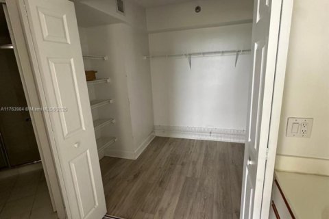 Copropriété à vendre à Aventura, Floride: 2 chambres, 126.44 m2 № 1860680 - photo 12