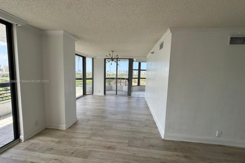 Copropriété à vendre à Aventura, Floride: 2 chambres, 126.44 m2 № 1860680 - photo 10