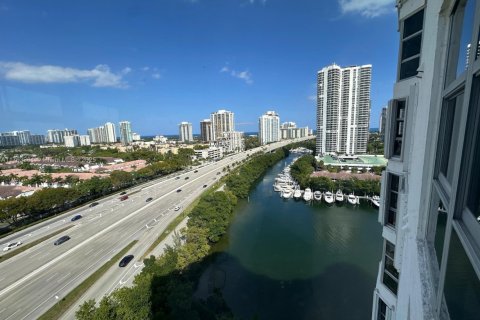 Copropriété à vendre à Aventura, Floride: 2 chambres, 126.44 m2 № 1860680 - photo 1