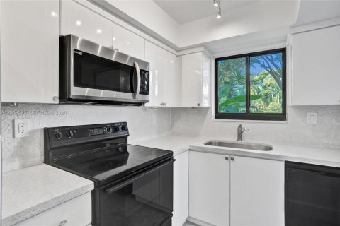 Condominio en venta en Aventura, Florida, 1 dormitorio, 81.01 m2 № 2241526 - foto 3