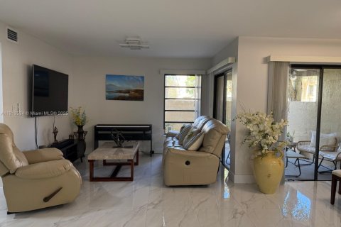 Copropriété à louer à Miami, Floride: 2 chambres, 96.62 m2 № 1971497 - photo 8