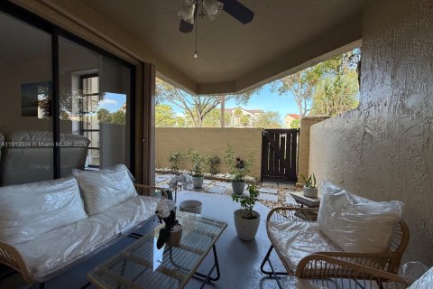 Copropriété à louer à Miami, Floride: 2 chambres, 96.62 m2 № 1971497 - photo 15