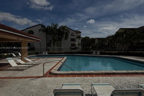 Copropriété à louer à Miami, Floride: 2 chambres, 96.62 m2 № 1971497 - photo 18