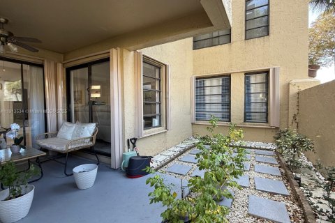 Copropriété à louer à Miami, Floride: 2 chambres, 96.62 m2 № 1971497 - photo 6