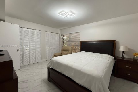 Copropriété à louer à Miami, Floride: 2 chambres, 96.62 m2 № 1971497 - photo 4