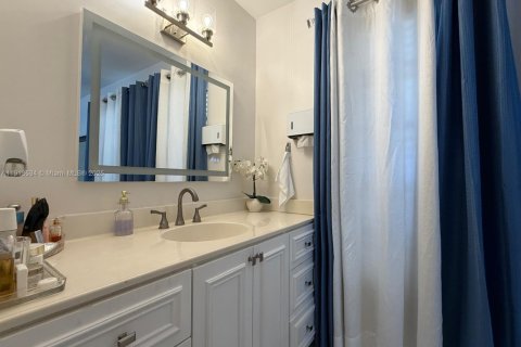 Copropriété à louer à Miami, Floride: 2 chambres, 96.62 m2 № 1971497 - photo 11