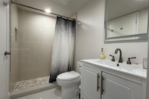 Copropriété à louer à Miami, Floride: 2 chambres, 96.62 m2 № 1971497 - photo 5