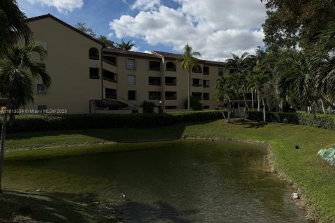 Copropriété à louer à Miami, Floride: 2 chambres, 96.62 m2 № 1971497 - photo 17