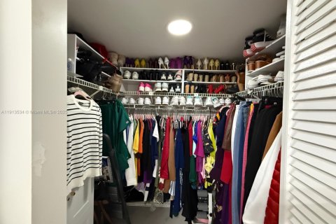 Copropriété à louer à Miami, Floride: 2 chambres, 96.62 m2 № 1971497 - photo 14