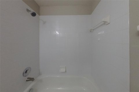 House in Groveland, Florida 3 bedrooms, 139.73 sq.m. № 2383442 - photo 14
