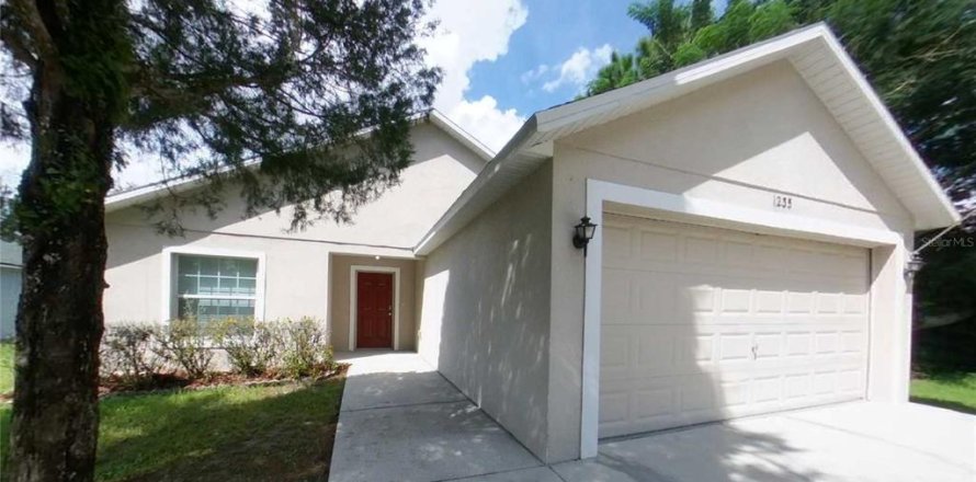 House in Groveland, Florida 3 bedrooms, 139.73 sq.m. № 2383442