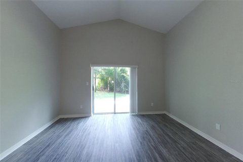 House in Groveland, Florida 3 bedrooms, 139.73 sq.m. № 2383442 - photo 3
