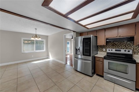 House in Tampa, Florida 3 bedrooms, 108.6 sq.m. № 2427547 - photo 7