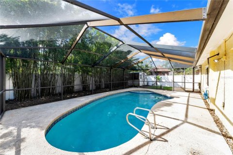 House in Tampa, Florida 3 bedrooms, 108.6 sq.m. № 2427547 - photo 20
