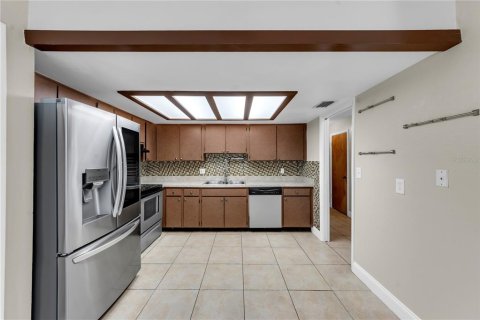 House in Tampa, Florida 3 bedrooms, 108.6 sq.m. № 2427547 - photo 6