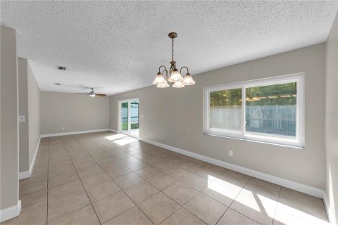 House in Tampa, Florida 3 bedrooms, 108.6 sq.m. № 2427547 - photo 10