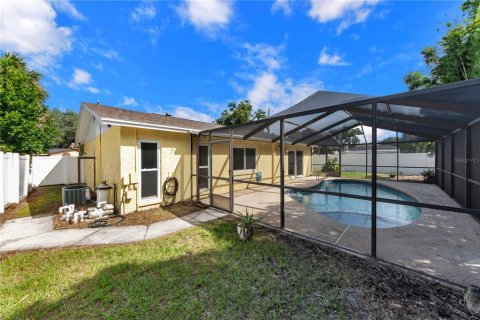 House in Tampa, Florida 3 bedrooms, 108.6 sq.m. № 2427547 - photo 24
