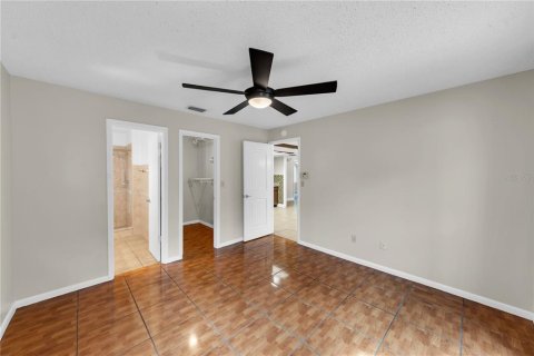 House in Tampa, Florida 3 bedrooms, 108.6 sq.m. № 2427547 - photo 14