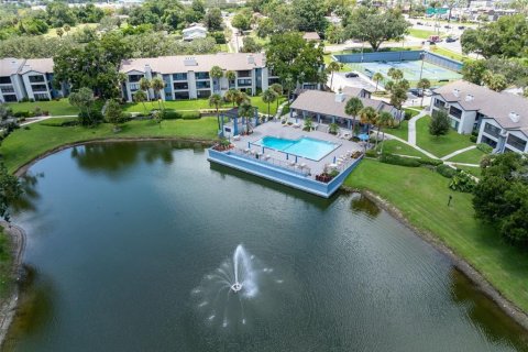 Condo in Altamonte Springs, Florida, 2 bedrooms  № 2386230 - photo 27