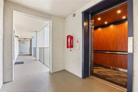 Condo in Altamonte Springs, Florida, 2 bedrooms  № 2386230 - photo 3