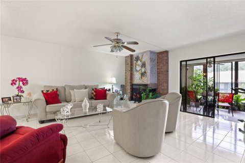 Condo in Altamonte Springs, Florida, 2 bedrooms  № 2386230 - photo 7