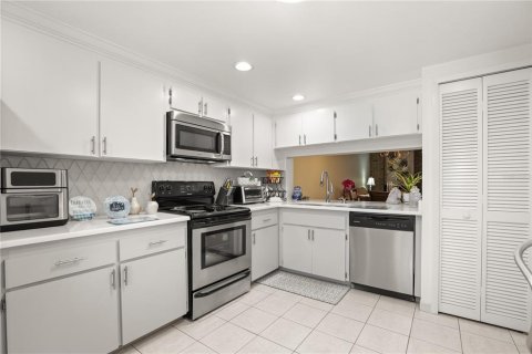 Condo in Altamonte Springs, Florida, 2 bedrooms  № 2386230 - photo 13