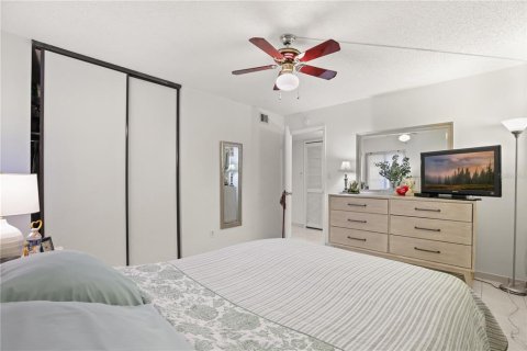 Condo in Altamonte Springs, Florida, 2 bedrooms  № 2386230 - photo 17