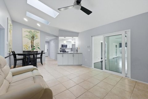 House in Sarasota, Florida 3 bedrooms, 185.71 sq.m. № 2342048 - photo 20