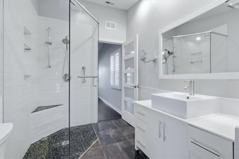 House in Sarasota, Florida 3 bedrooms, 185.71 sq.m. № 2342048 - photo 29