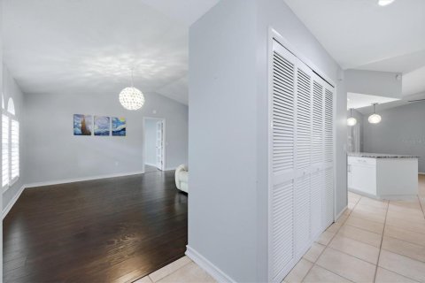 House in Sarasota, Florida 3 bedrooms, 185.71 sq.m. № 2342048 - photo 11