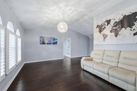 House in Sarasota, Florida 3 bedrooms, 185.71 sq.m. № 2342048 - photo 13